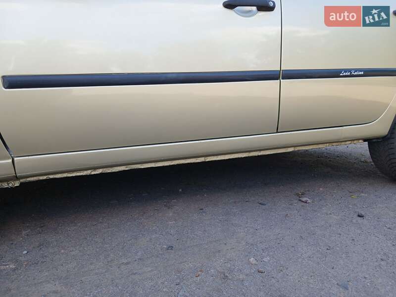 Хэтчбек ВАЗ / Lada 1119 Калина 2009 в Машевке