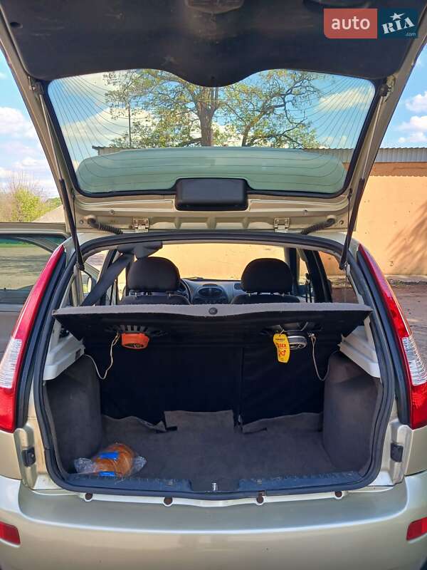 Хэтчбек ВАЗ / Lada 1119 Калина 2009 в Машевке