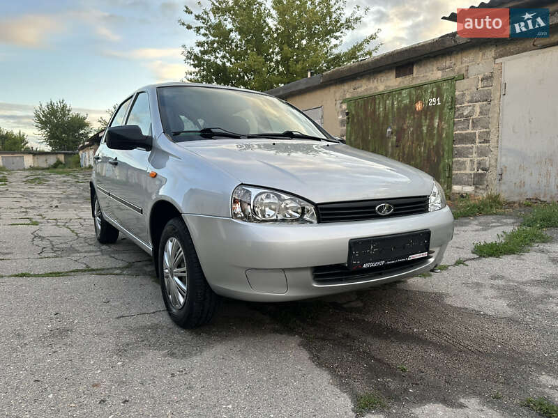 Хэтчбек ВАЗ / Lada 1119 Калина 2012 в Змиеве