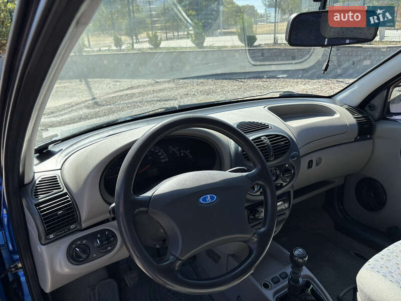 Хетчбек ВАЗ / Lada 1119 Калина 2008 в Южному