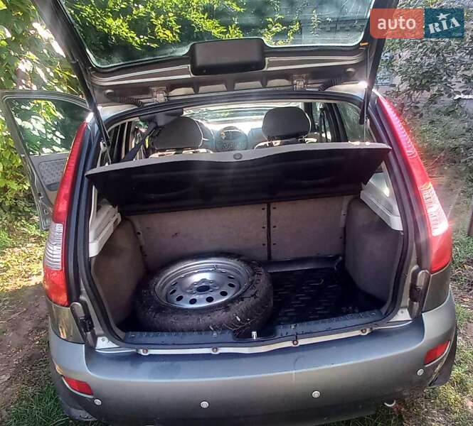 Хэтчбек ВАЗ / Lada 1119 Калина 2010 в Запорожье фото 11 Хэтчбек ВАЗ / Lada 1119 Калина 2010 в Запорожье