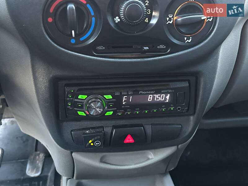 Хетчбек ВАЗ / Lada 1119 Калина 2007 в Волочиську фото 17 Хетчбек ВАЗ / Lada 1119 Калина 2007 в Волочиську