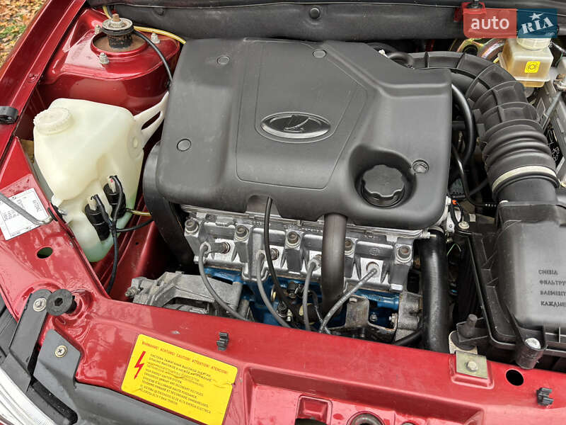 Хэтчбек ВАЗ / Lada 1119 Калина 2007 в Николаеве