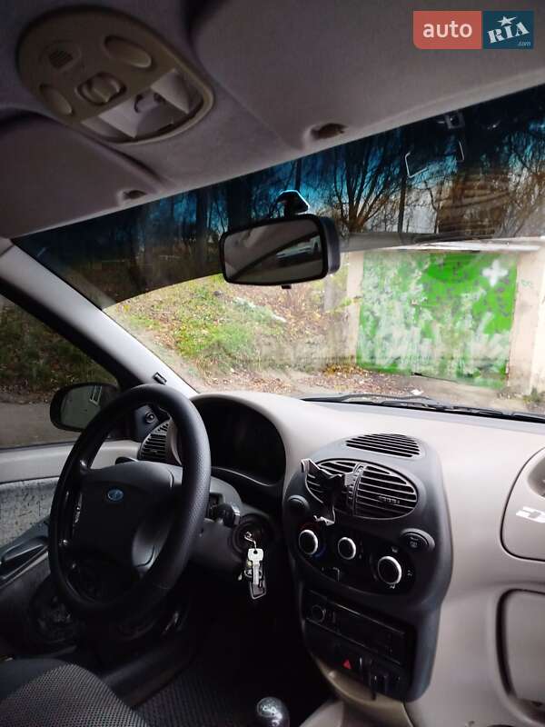 Хэтчбек ВАЗ / Lada 1119 Калина 2007 в Ровно