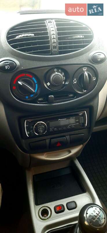 Хетчбек ВАЗ / Lada 1119 Калина 2010 в Олександрії