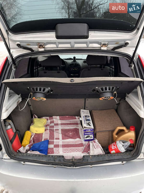 Хэтчбек ВАЗ / Lada 1119 Калина 2007 в Миргороде фото 9 Хэтчбек ВАЗ / Lada 1119 Калина 2007 в Миргороде