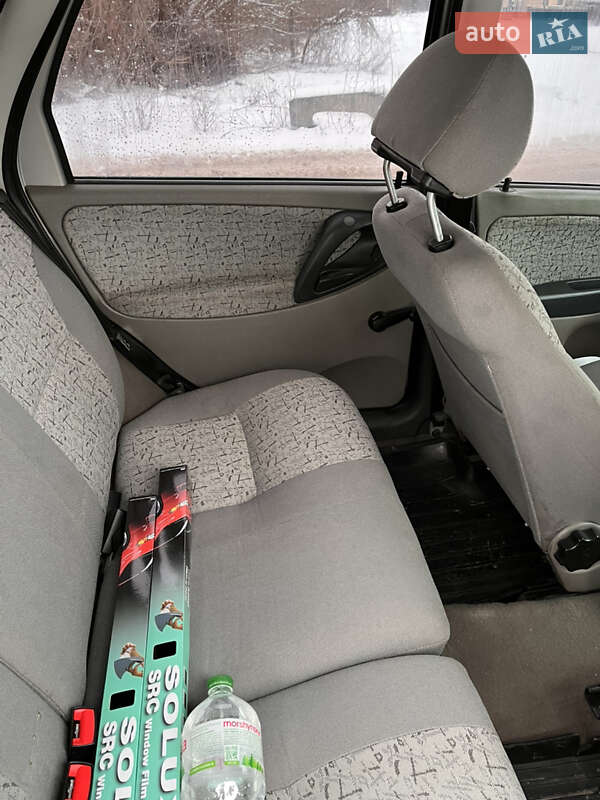 Хэтчбек ВАЗ / Lada 1119 Калина 2007 в Миргороде фото 16 Хэтчбек ВАЗ / Lada 1119 Калина 2007 в Миргороде