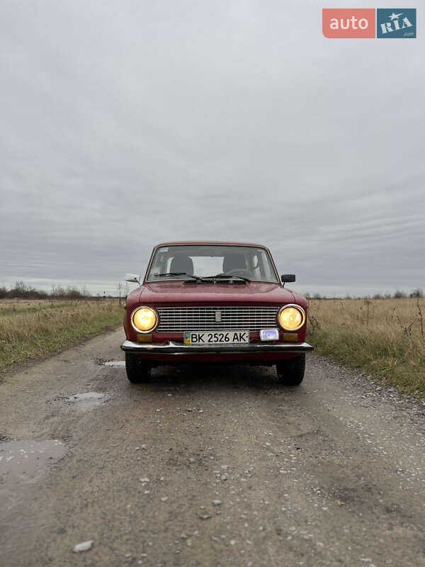 Седан ВАЗ / Lada 2101 1982 в Рокитному