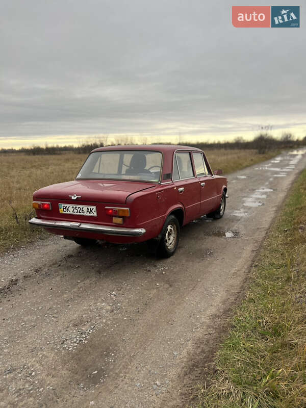 Седан ВАЗ / Lada 2101 1982 в Рокитному