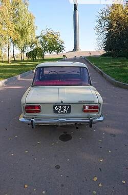 Седан ВАЗ / Lada 2103 1974 в Житомире