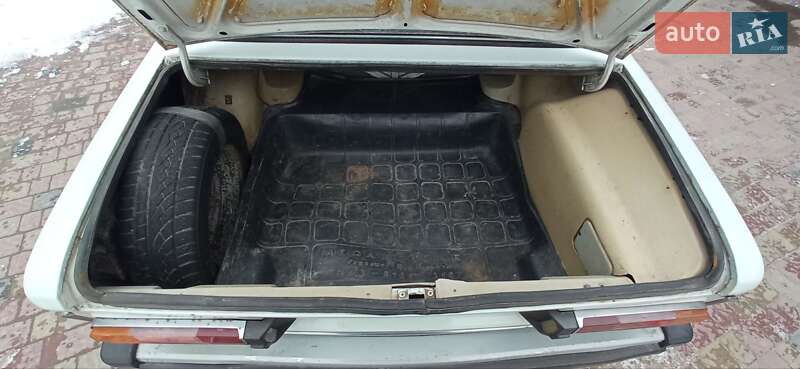 Седан ВАЗ / Lada 2103 1981 в Сокалі