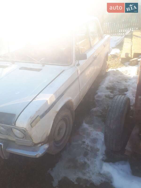 Седан ВАЗ / Lada 2103 1975 в Черновцах