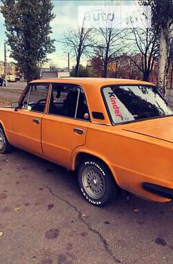 Седан ВАЗ / Lada 2103 1977 в Кривом Роге