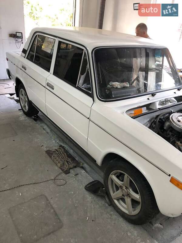 Седан ВАЗ / Lada 2103 1981 в Дніпрі