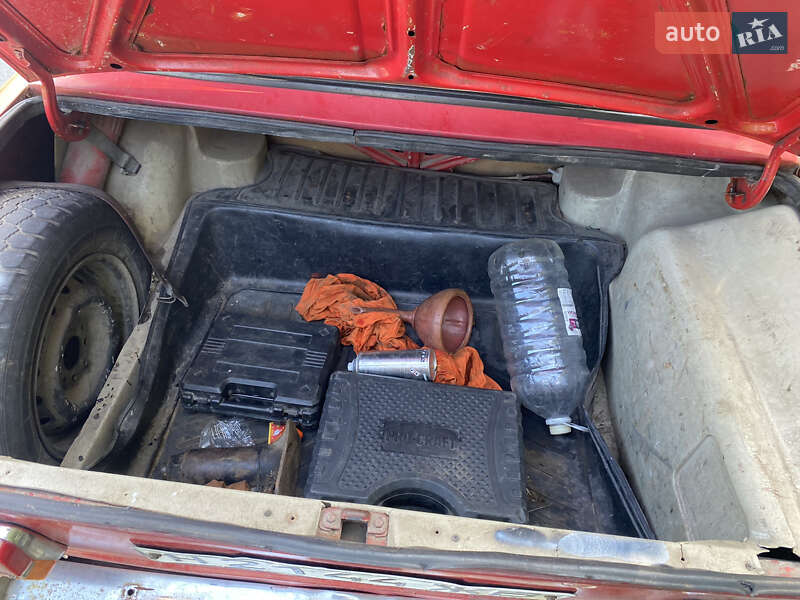 Седан ВАЗ / Lada 2103 1983 в Житомире