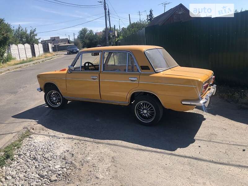 Седан ВАЗ / Lada 2103 1977 в Карнаухівці