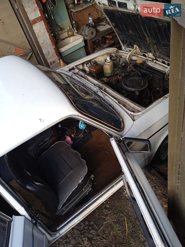 Седан ВАЗ / Lada 2103 1982 в Кропивницком