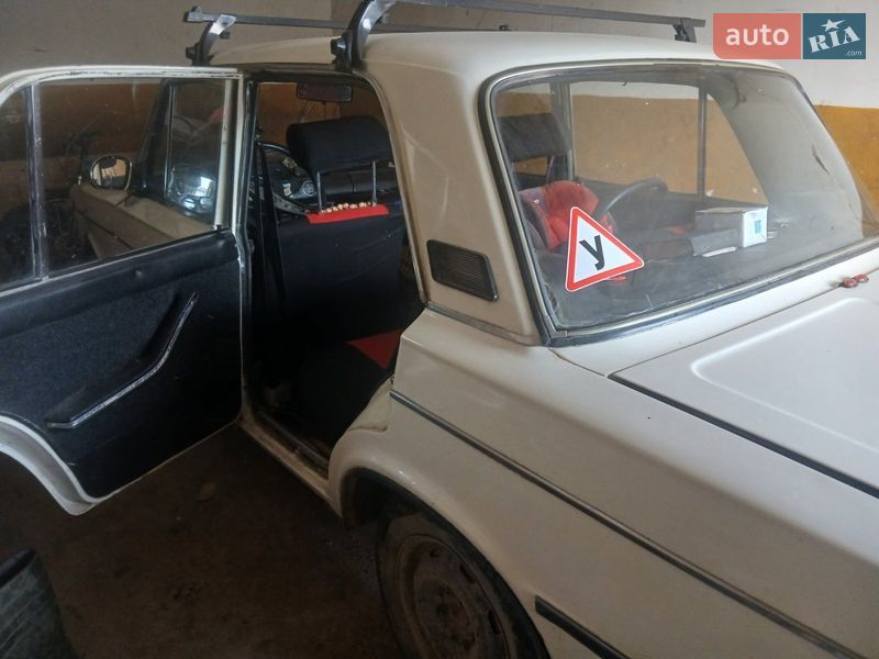 Седан ВАЗ / Lada 2103 1979 в Новом Роздоле