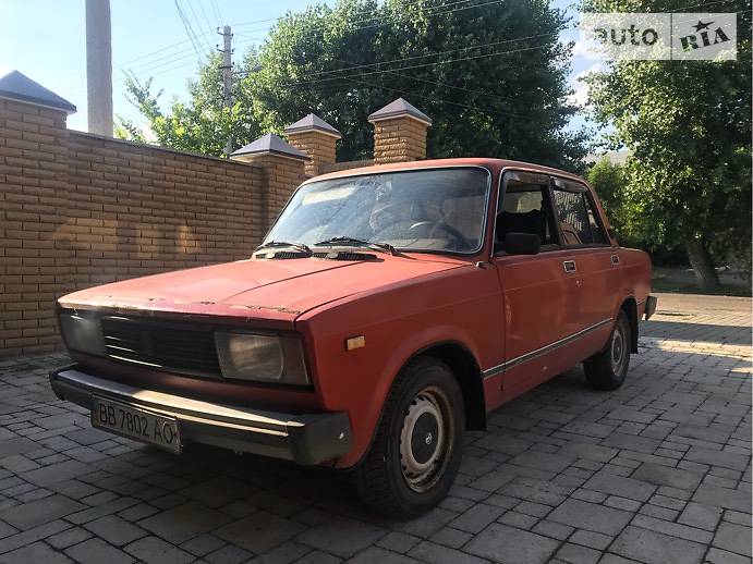 Седан ВАЗ / Lada 2105 1983 в Рубежном