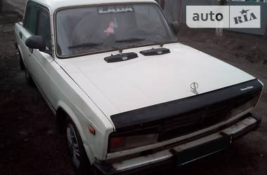 Седан ВАЗ / Lada 2105 1983 в Попасной
