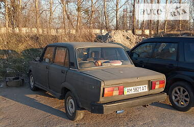 Седан ВАЗ / Lada 2105 1981 в Житомире