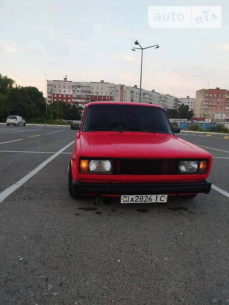 Седан ВАЗ / Lada 2105 1985 в Чернівцях