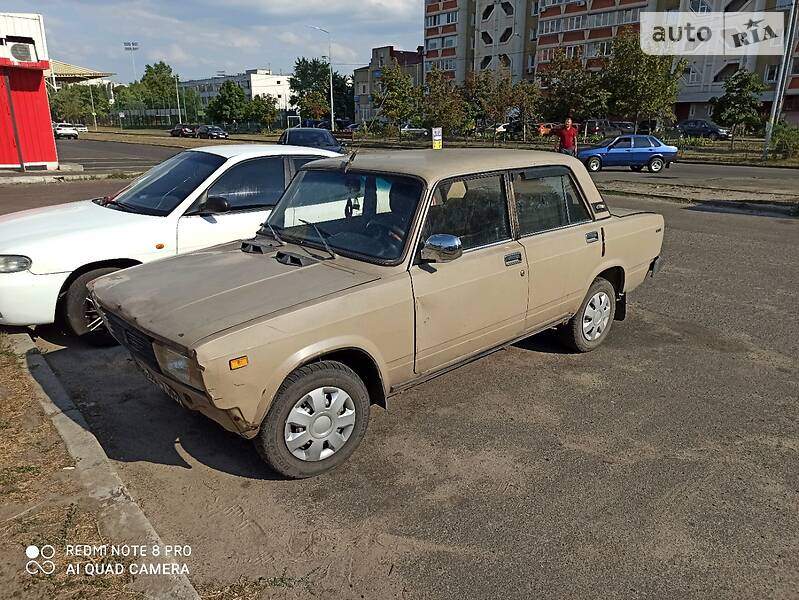 Седан ВАЗ / Lada 2105 1987 в Киеве