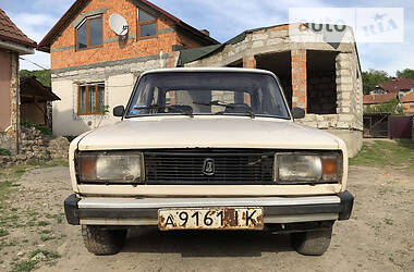 Седан ВАЗ / Lada 2105 1990 в Хусте