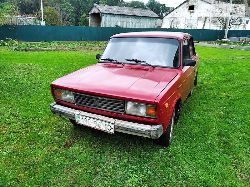 Седан ВАЗ / Lada 2105 1982 в Черновцах