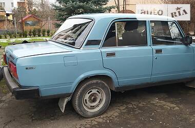 Седан ВАЗ / Lada 2105 1990 в Львові
