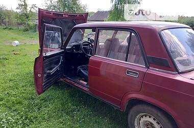 Седан ВАЗ / Lada 2105 1997 в Лугинах