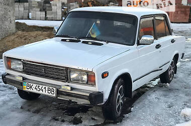 Седан ВАЗ / Lada 2105 1990 в Корце