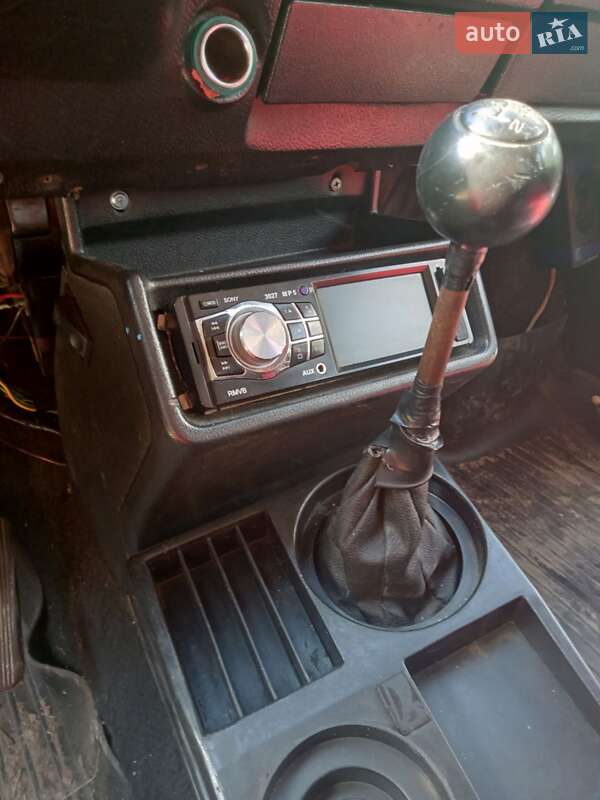 Седан ВАЗ / Lada 2105 1992 в Иваничах