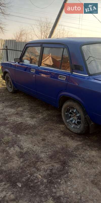 Седан ВАЗ / Lada 2105 1987 в Хотине