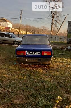Седан ВАЗ / Lada 2105 1987 в Хотине