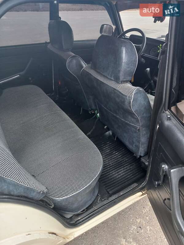 Седан ВАЗ / Lada 2105 1990 в Кривом Роге фото 11 Седан ВАЗ / Lada 2105 1990 в Кривом Роге
