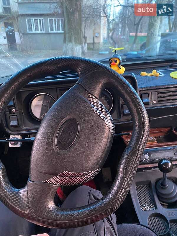 Седан ВАЗ / Lada 2105 1988 в Одесі фото 5 Седан ВАЗ / Lada 2105 1988 в Одесі