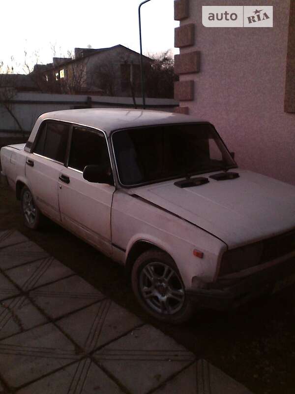 Седан ВАЗ / Lada 2105 1983 в Коломиї