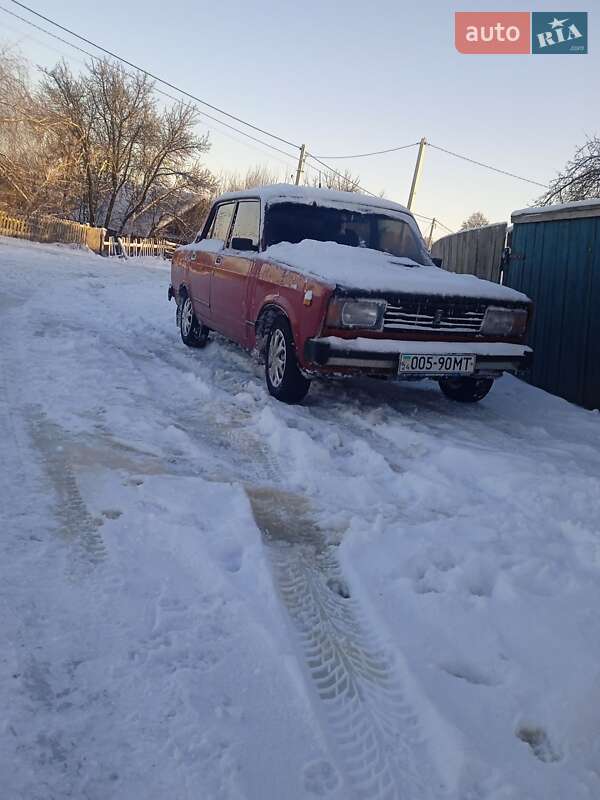 Седан ВАЗ / Lada 2105 1981 в Овруче