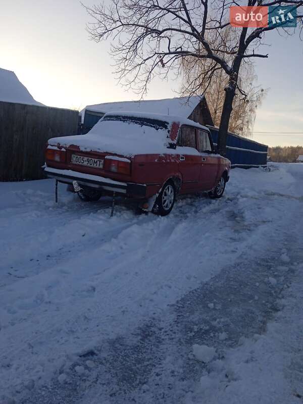 Седан ВАЗ / Lada 2105 1981 в Овруче