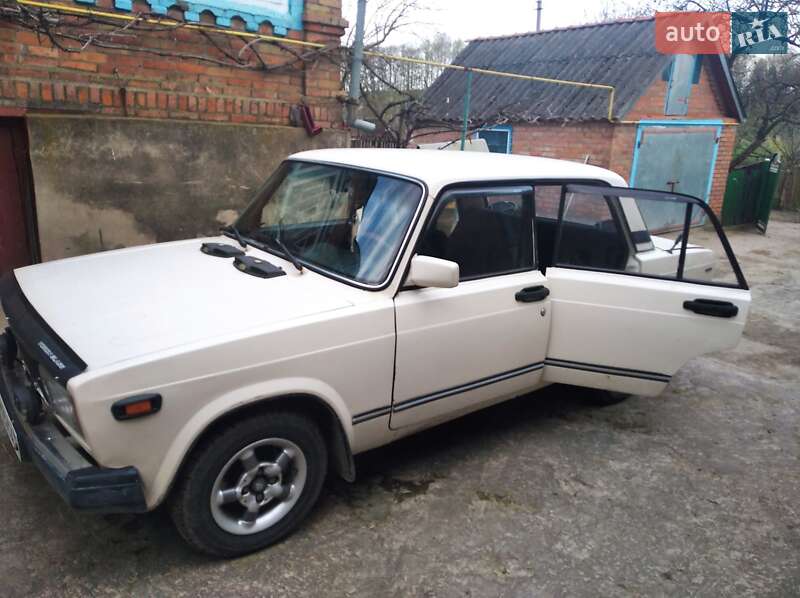 Седан ВАЗ / Lada 2105 1991 в Житомире