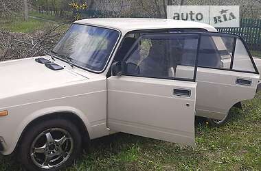 Седан ВАЗ / Lada 2105 1990 в Харькове