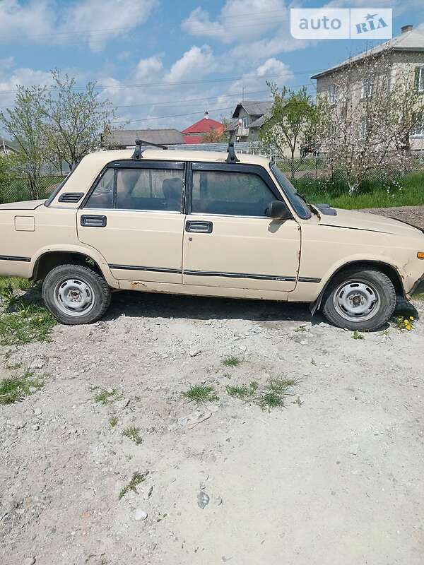 Седан ВАЗ / Lada 2105 1990 в Дрогобыче