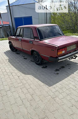 Седан ВАЗ / Lada 2105 1990 в Сокирянах