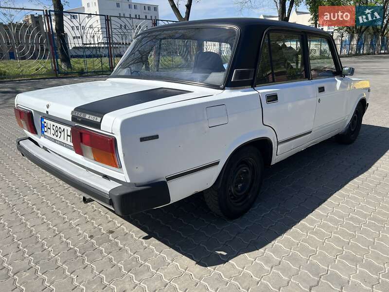 Седан ВАЗ / Lada 2105 2001 в Одессе