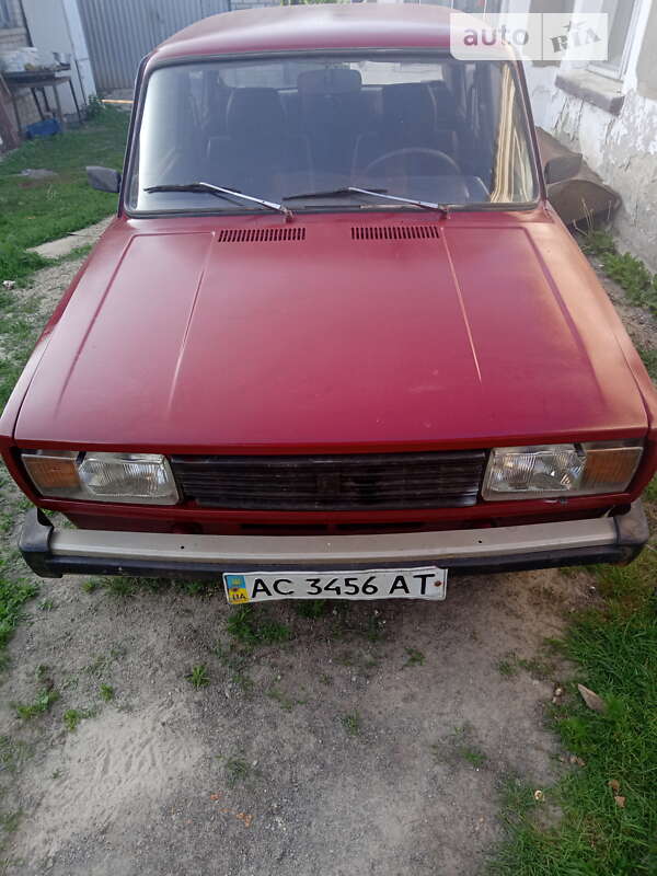 Седан ВАЗ / Lada 2105 1992 в Горохові