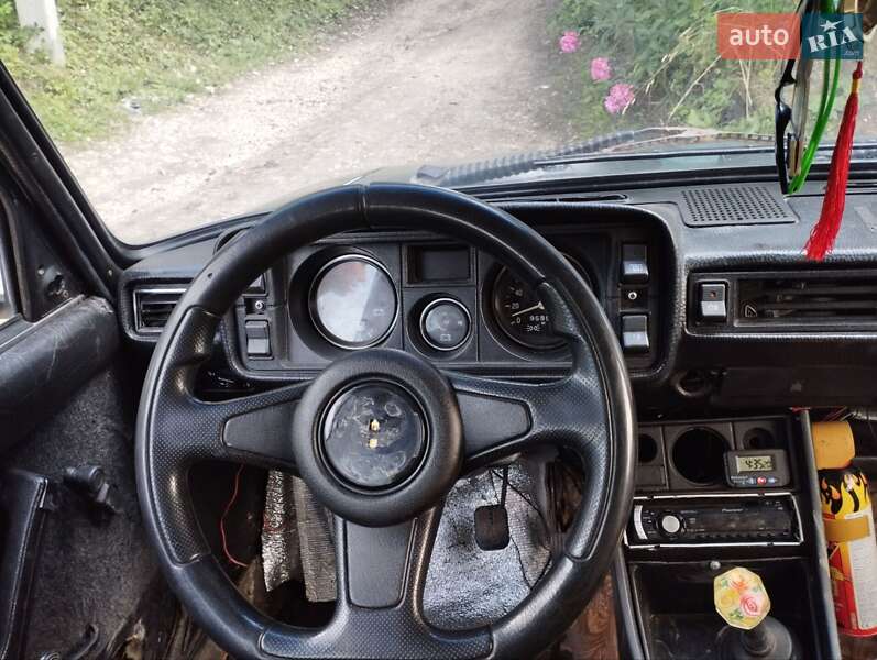 Седан ВАЗ / Lada 2105 1983 в Івано-Франківську