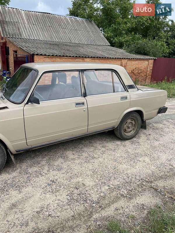 Седан ВАЗ / Lada 2105 1988 в Гайсине