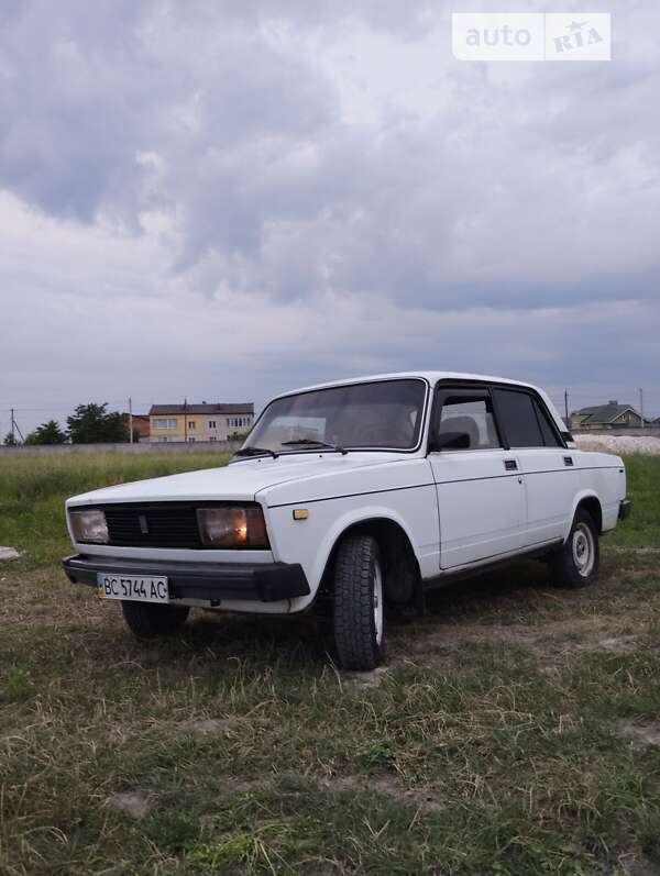 Седан ВАЗ / Lada 2105 1999 в Львові