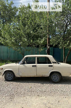 Седан ВАЗ / Lada 2105 1982 в Харькове